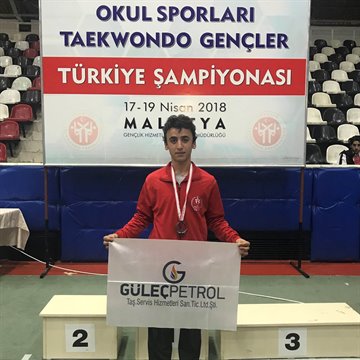 Karabük Çınar Spor Kulübü Sporcumuz Okul Sporları Gençler Türkiye Taekwondo Şampiyonası’nda 3. Olmuştur.